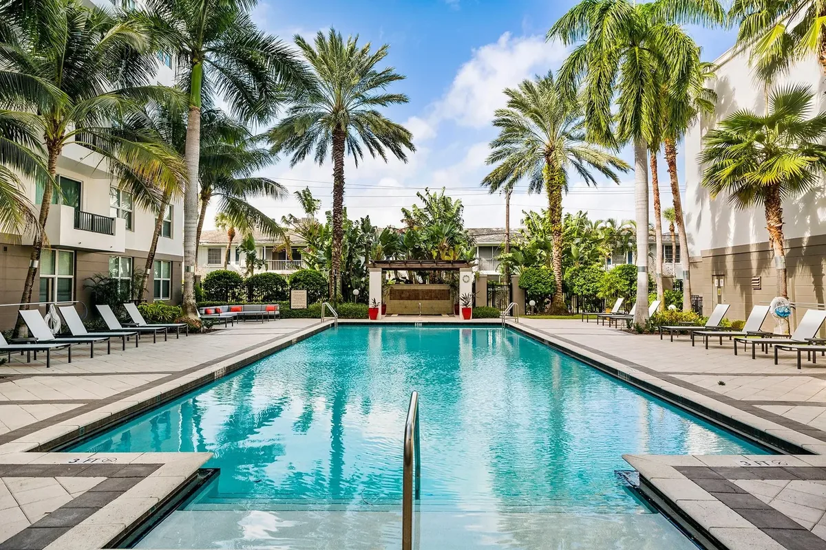 2421 NE 65th St, Fort Lauderdale